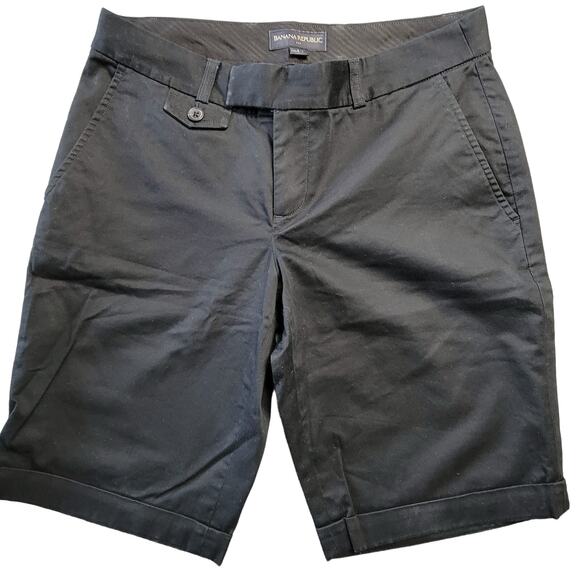Banana Republic Black Shorts Low Rise Bermuda Classic Flat Front Women's Size 4 - Picture 1 of 10